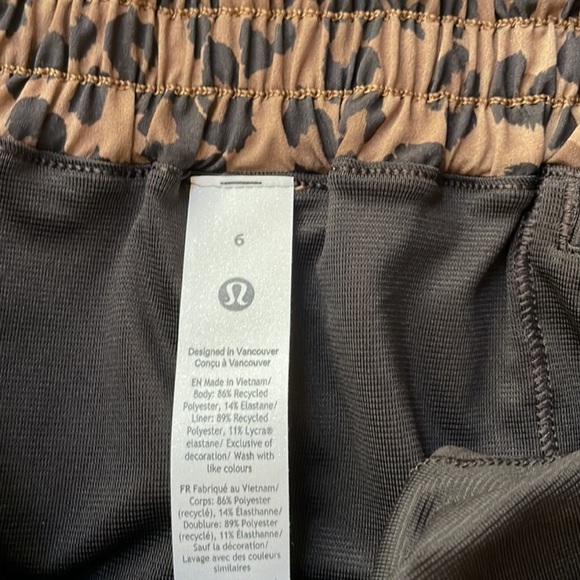 Lululemon Leopard Print Hotty Hot Shorts 2.5” - Picture 4 of 8